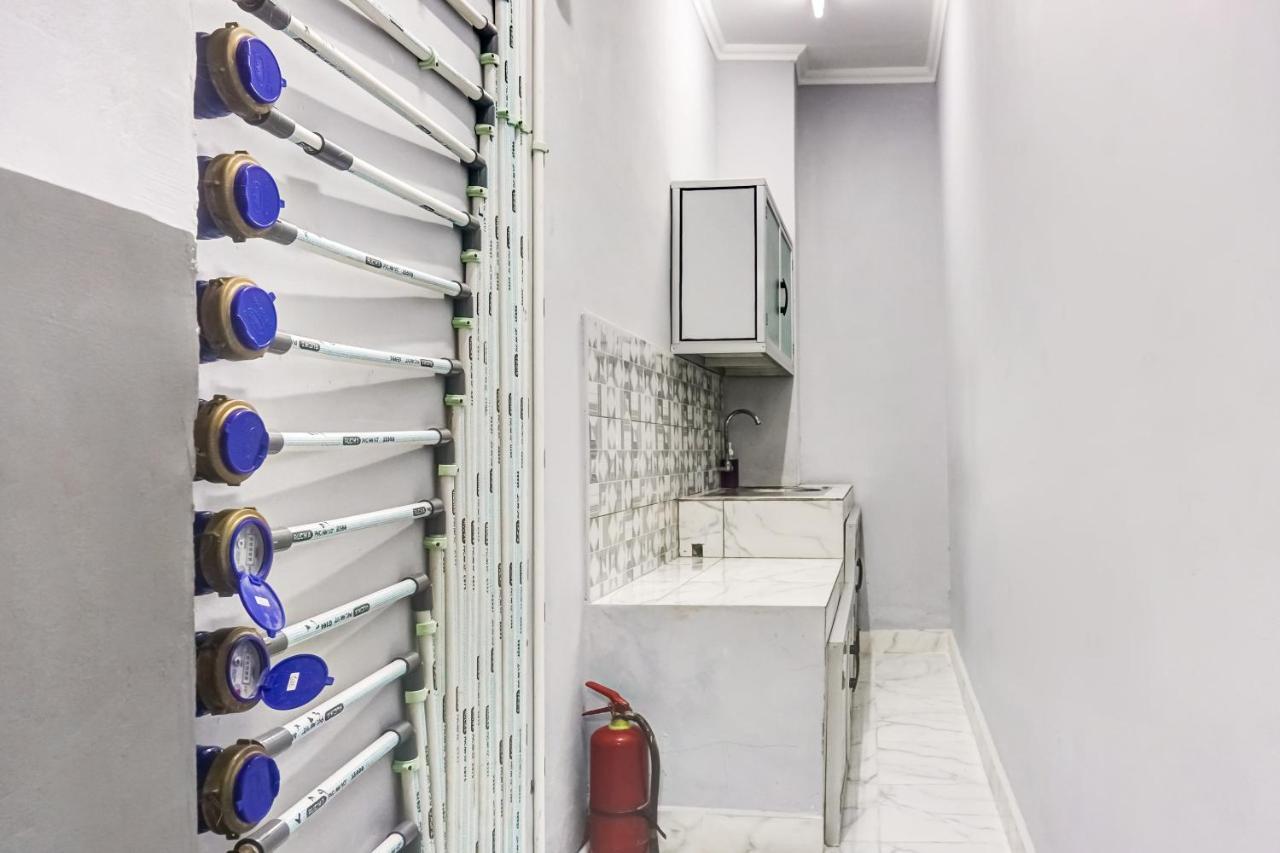 Collection O 91131 New V1 Hotel Jakarta Ngoại thất bức ảnh