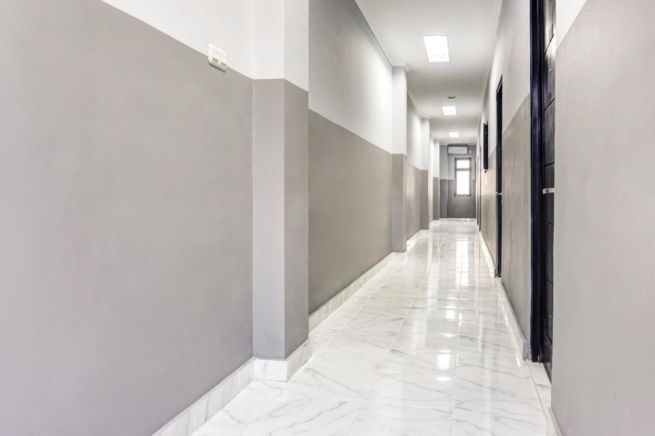 Collection O 91131 New V1 Hotel Jakarta Ngoại thất bức ảnh