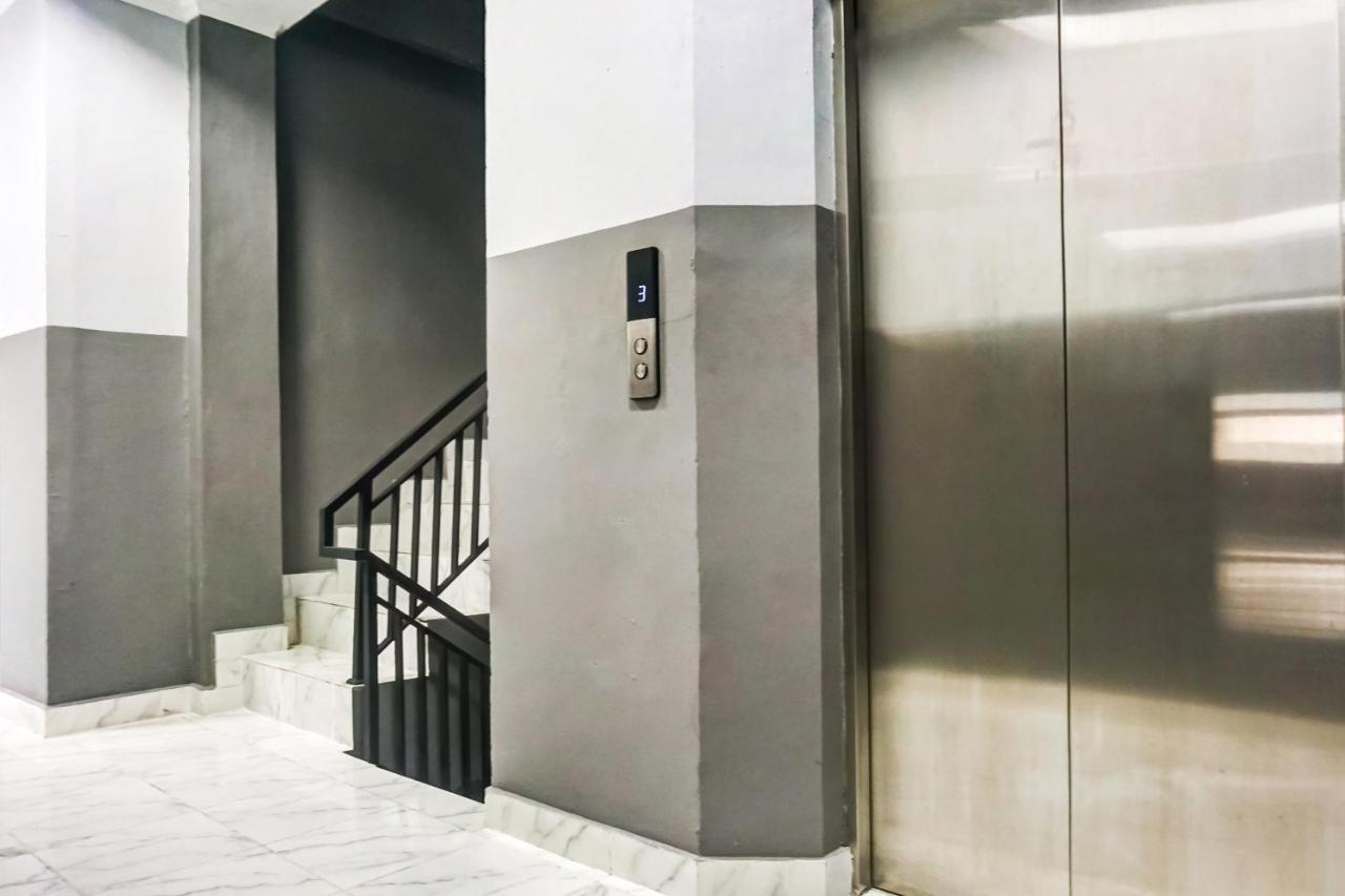 Collection O 91131 New V1 Hotel Jakarta Ngoại thất bức ảnh